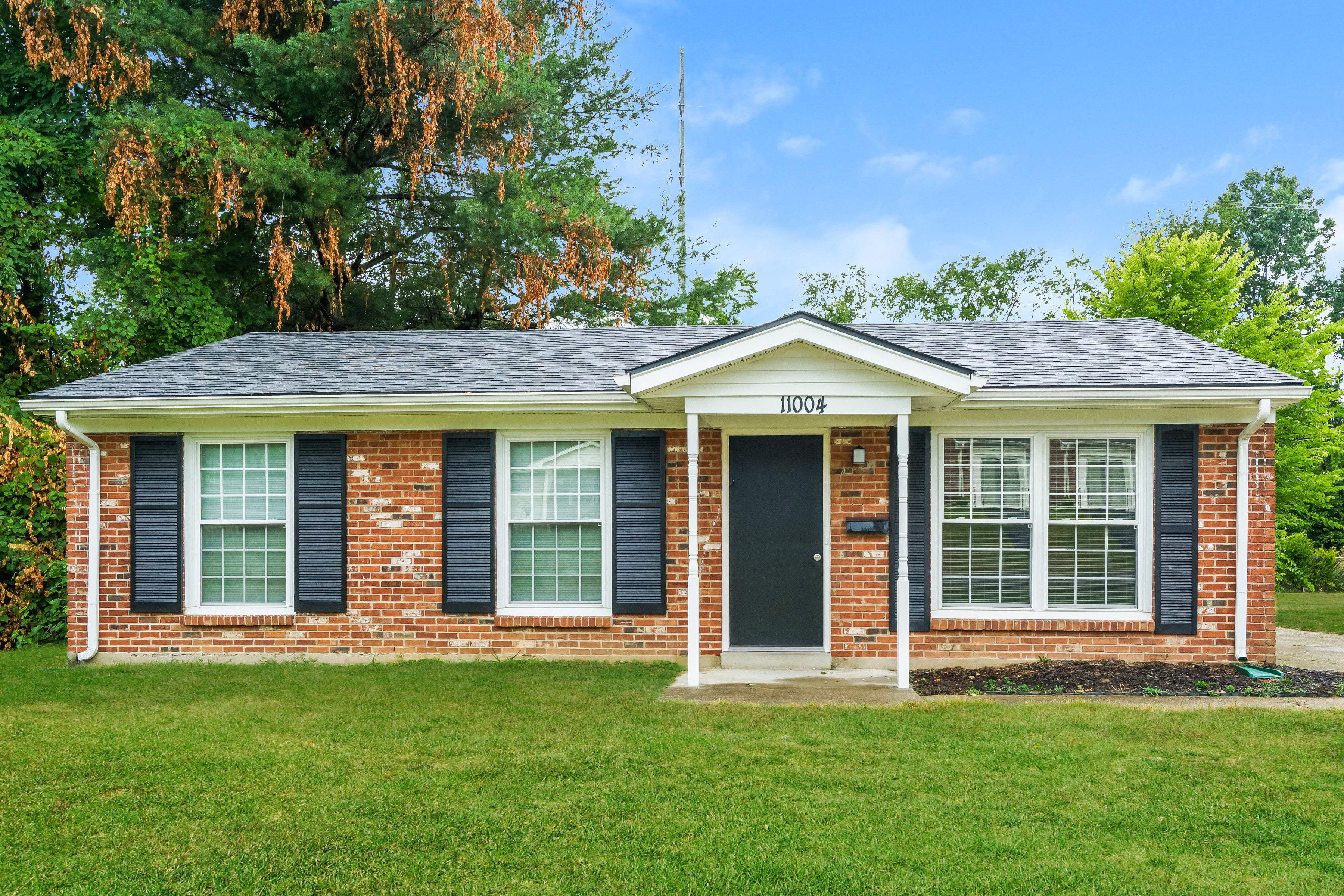 11004 THUNDER DR LOUISVILLE, KY 40272